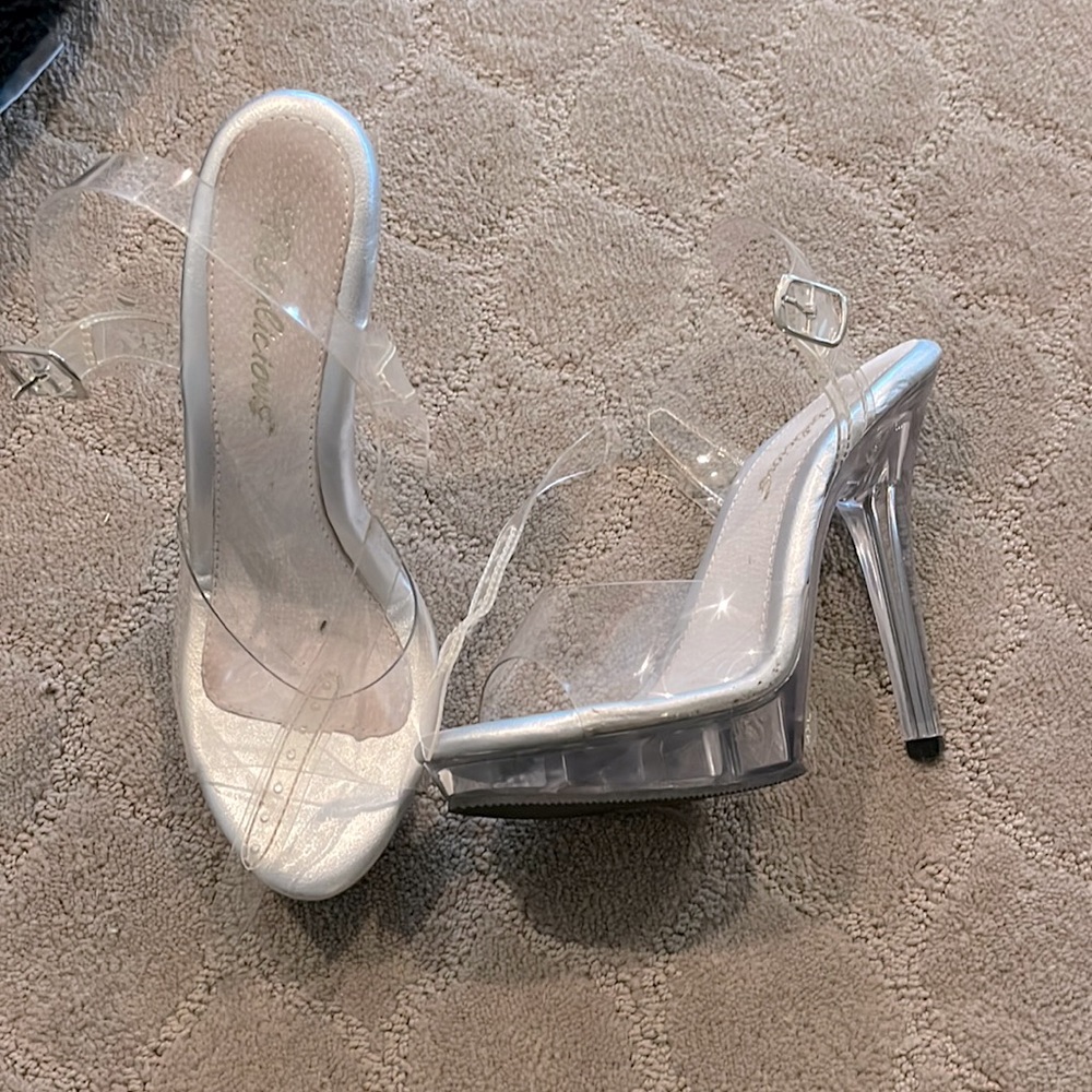 Fabulicious Clear Heels Size 6